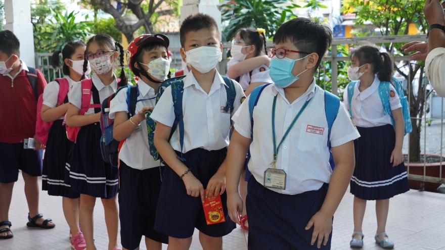 TP.HCM phát hiện 3 F0 trong ngày đầu tiên trẻ lớp 1 đến 6 và mầm non quay lại trường