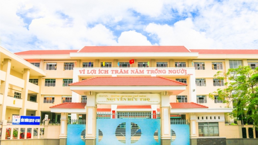 Nữ sinh lớp 10 tại TP.HCM nhảy lầu trong giờ ra chơi