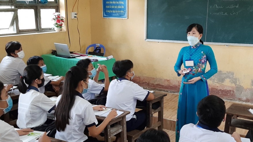 7 học sinh nghi nhiễm Covid-19 trong ngày đầu đến trường tại Cà Mau