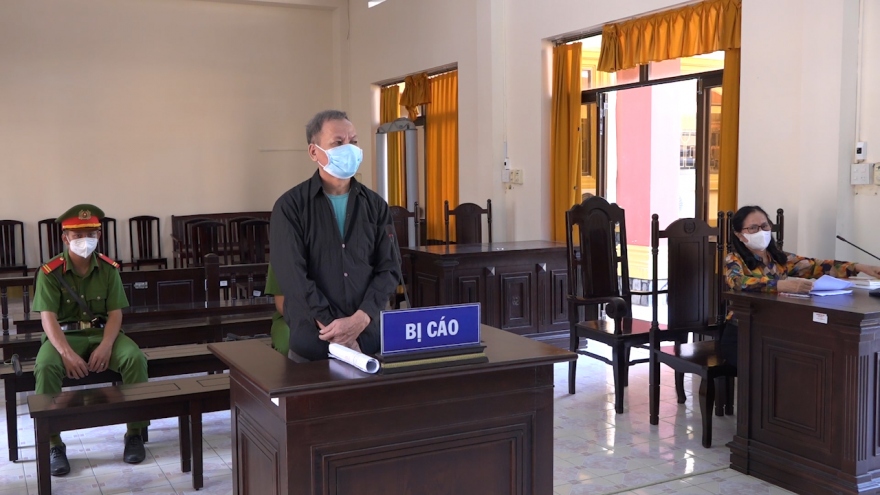 Mang đất đã được bồi thường đem bán, chiếm đoạt trên 2 tỷ đồng