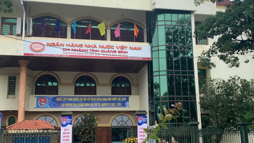 Phê bình 9 cán bộ ngân hàng đi chơi, hát karaoke trong giờ làm việc