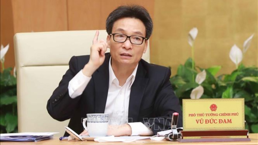 Phó Thủ tướng Vũ Đức Đam yêu cầu sớm hoàn thành phác đồ điều trị cho trẻ mắc Covid-19