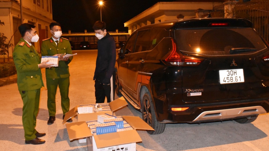 Mua 800 hộp thuốc chữa Covid-19 không rõ nguồn gốc về bán kiếm lời