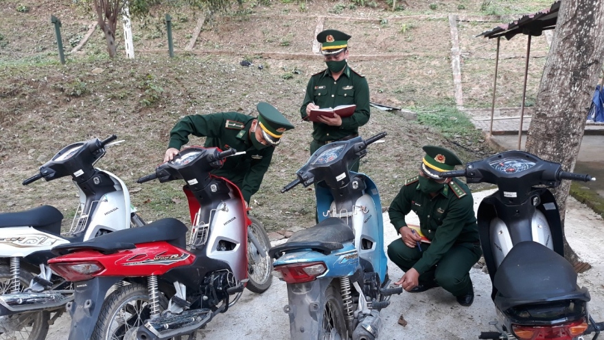 Liên tiếp bắt giữ số xe máy không rõ nguồn gốc đang đưa sang biên giới tiêu thụ