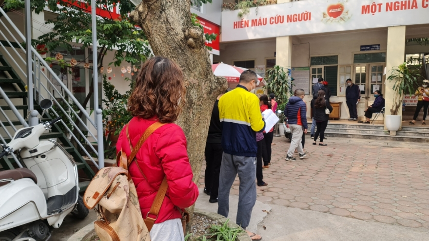 Nhiều người bị làm khó khi xin xác nhận F0