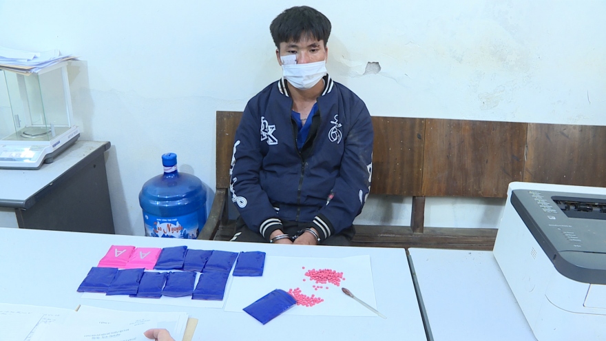 Kẻ buôn ma túy chống trả làm 2 công an bị thương