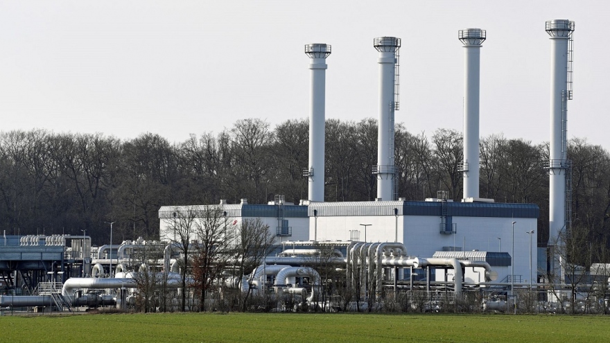 EU và Mỹ ký thoả thuận năng lượng nhằm dần thay thế khí đốt từ Nga