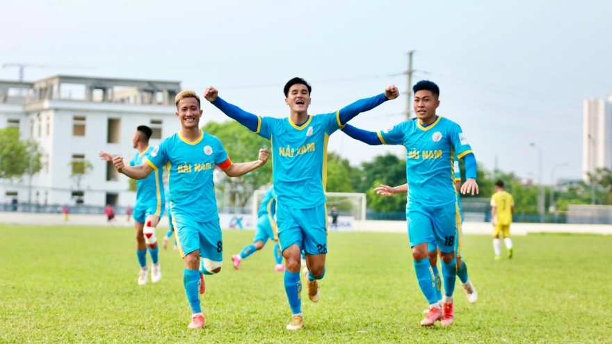 Văn Vinh tỏa sáng, Hải Nam Vĩnh Yên - Vĩnh Phúc đánh bại Hòa Bình