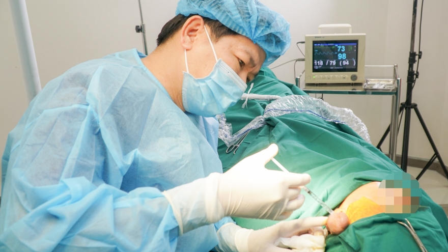 Mọc khối u phì đại sau khi bấm 6 lỗ tai