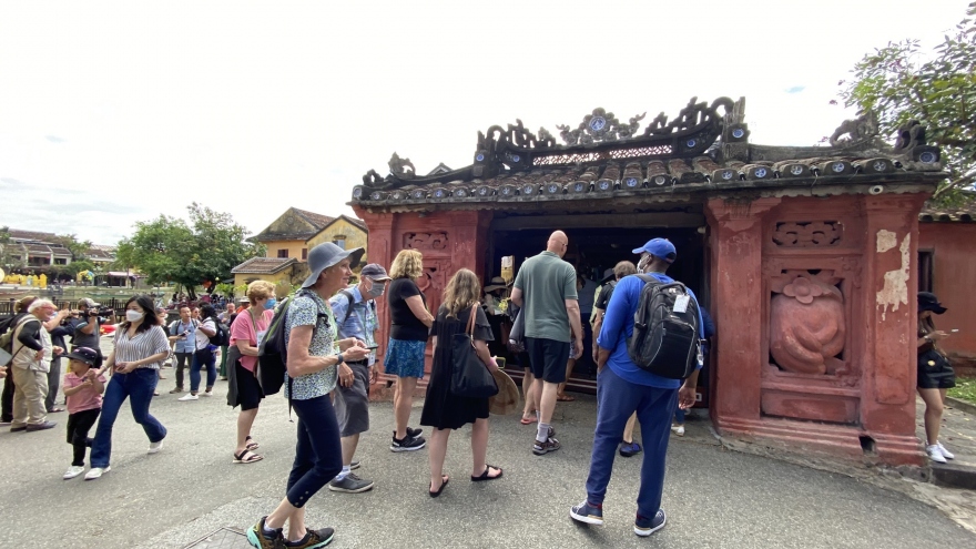 Hơn 10.000 du khách đến Hội An trong mỗi ngày nghỉ lễ Giỗ Tổ 10/3