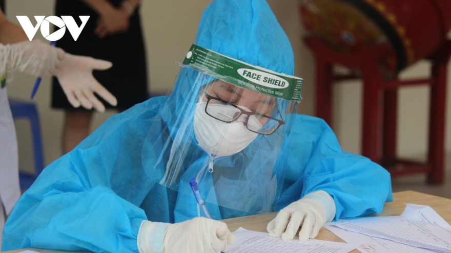 Cả nước có thêm 72.556 ca mắc COVID-19