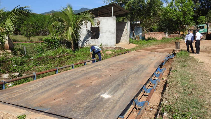 Sau phản ánh của VOV, Kon Tum kiểm tra hoạt động các trạm cân điện tử