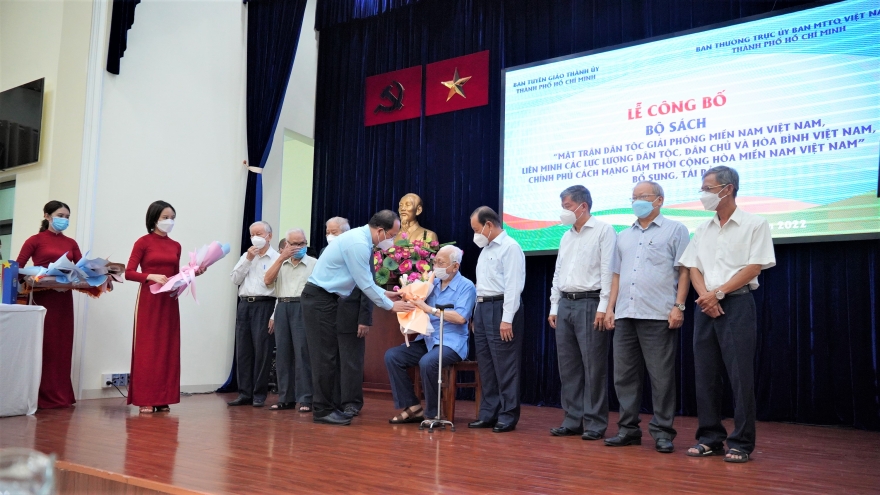 Ra mắt bộ sách tư liệu về các lực lượng cách mạng miền Nam Việt Nam bổ sung, tái bản