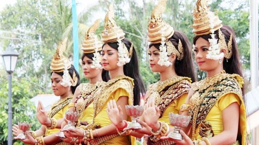 Tổng Bí thư gửi thư chúc mừng Tết cổ truyền của Lào và Campuchia