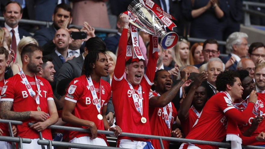 Nottingham Forest trở lại Ngoại hạng Anh sau 23 năm
