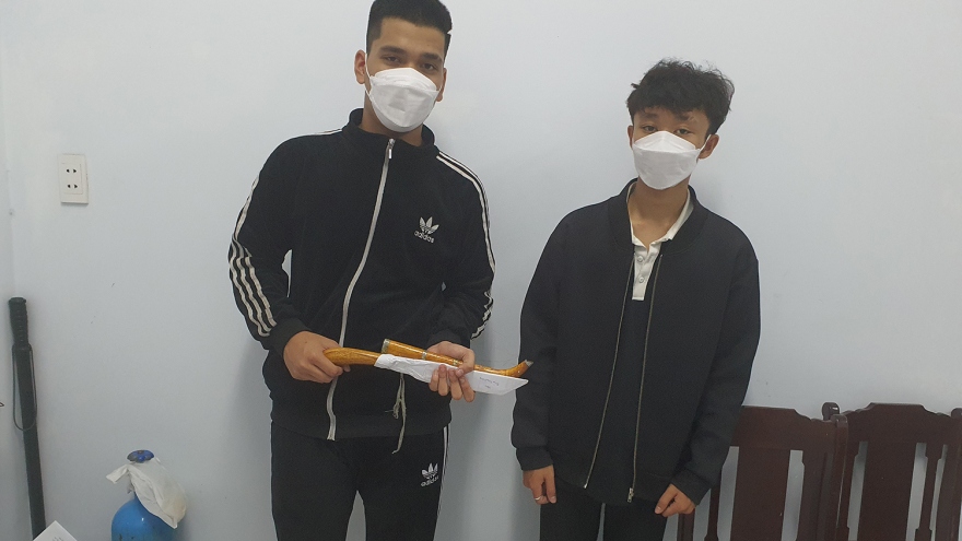 Triệu tập 2 thanh niên cầm dao gây rối trật tự ở phố du lịch An Thượng của Đà Nẵng