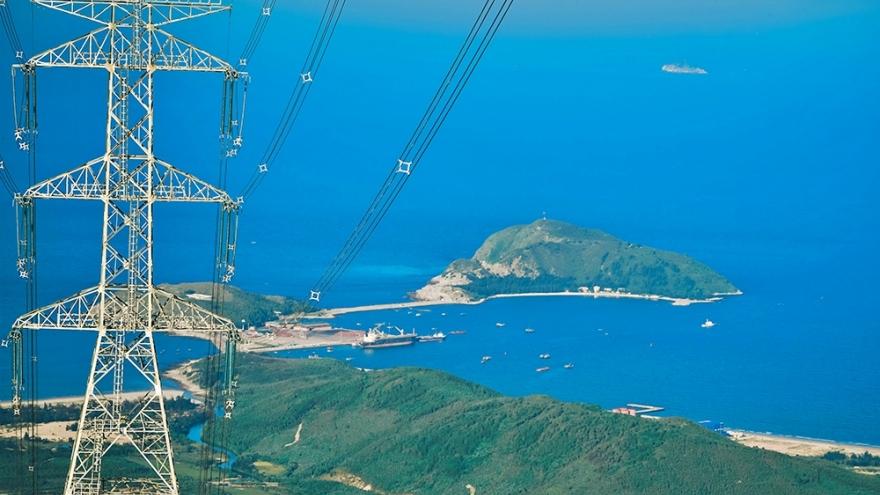 Đóng điện đường dây 500kV Quảng Trạch - Dốc Sỏi và Sân phân phối 500kV Quảng Trạch