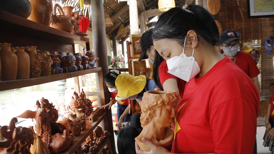 Phục hồi và phát triển du lịch tại các làng nghề truyền thống