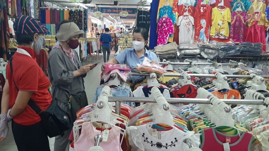 Chợ Bến Thành "sáng đèn" phục vụ sau đại dịch COVID-19