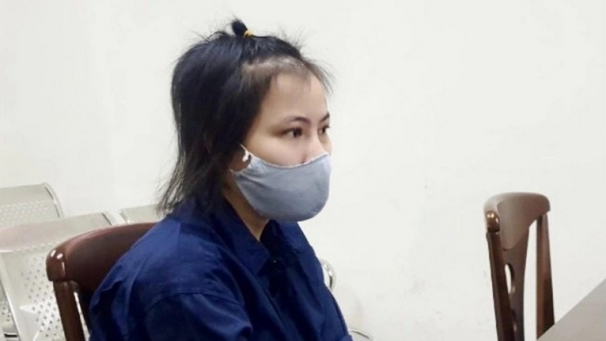 Xét xử người mẹ nhẫn tâm đánh con gái 3 tuổi tới chết