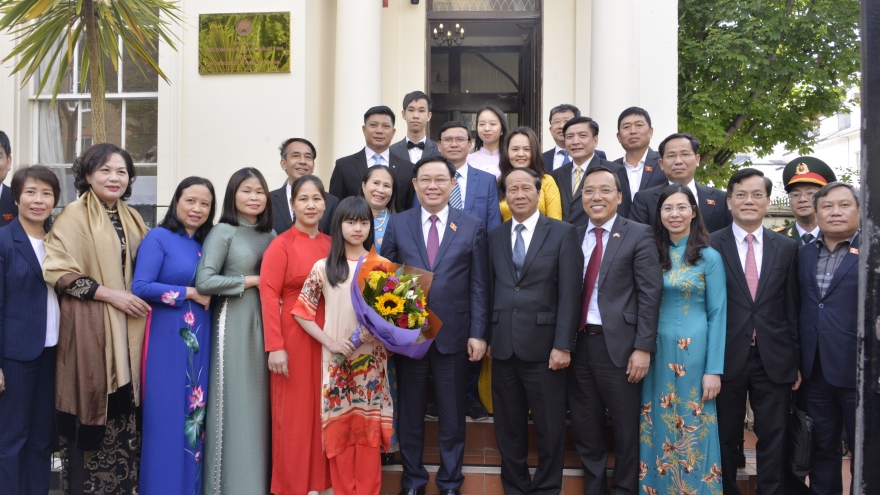 Người Việt ở Anh kiến nghị Chủ tịch Quốc hội được dự tiếp xúc cử tri trực tuyến