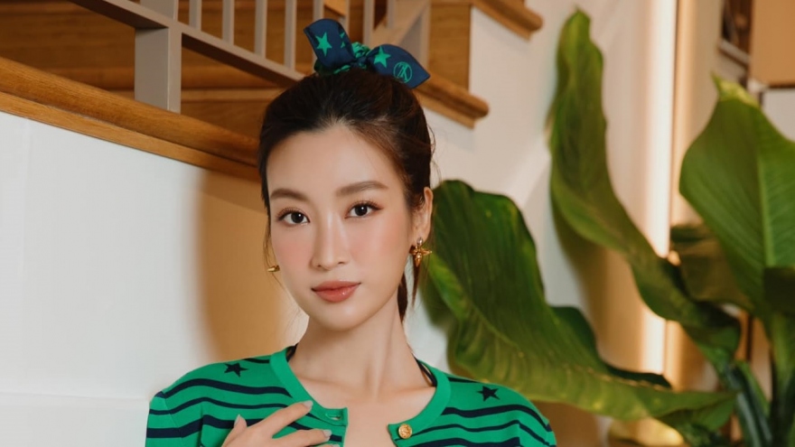 Hoa hậu Đỗ Mỹ Linh hóa tiểu thư yêu kiều, quyến rũ với mốt khoe nội y táo bạo