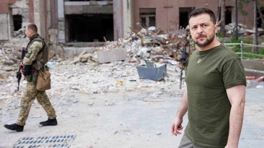 Tổng thống Zelensky thăm binh sỹ ở tiền tuyến phía Nam Ukraine