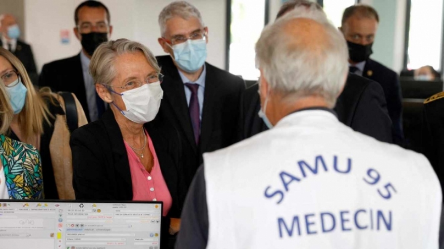 Vượt mốc 200.000 ca/ngày, Pháp bước vào làn sóng Covid-19 thứ 7