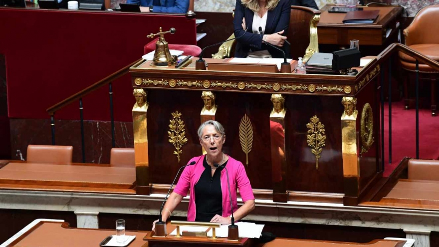 Thủ tướng Pháp công bố các chính sách lớn đầu tiên của chính phủ mới 