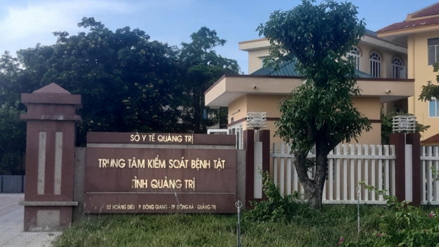 Công an triệu tập 2 cán bộ CDC Quảng Trị liên quan đến sinh phẩm xét nghiệm