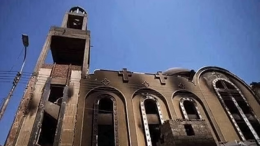 Hiện trường tan hoang sau vụ cháy nhà thờ tại Ai Cập