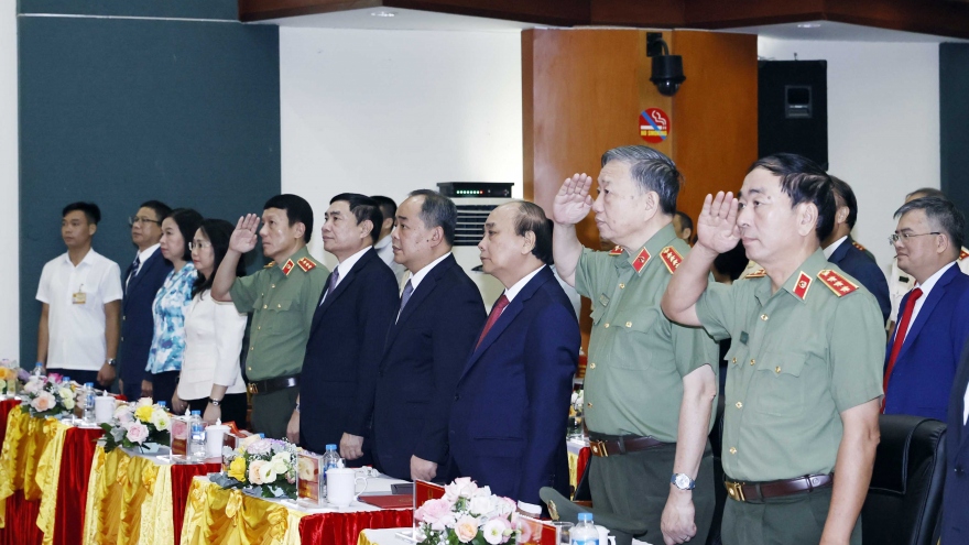 Trao Danh hiệu Anh hùng cho một đơn vị lực lượng Tình báo Công an nhân dân