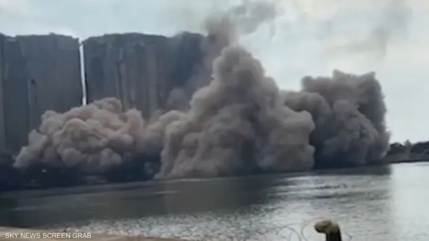 Kho chứa ngũ cốc ở cảng Beirut bị sập