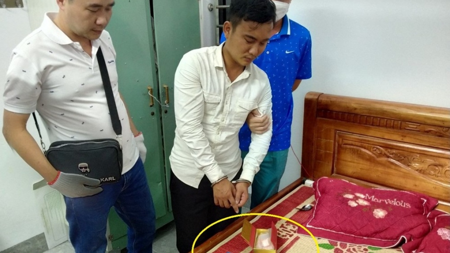 Bắt giữ 5 đối tượng tàng trữ, mua bán chất ma túy