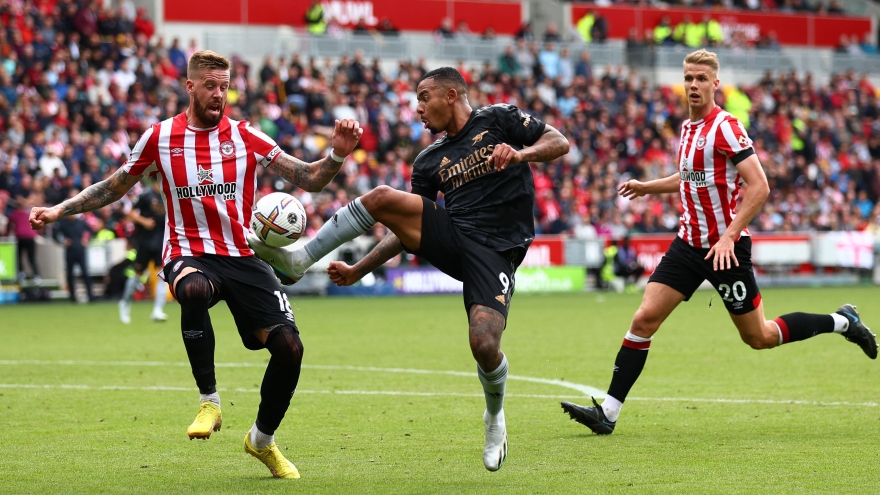 Thắng 3 sao trên sân Brentford, Arsenal đòi lại ngôi đầu bảng Ngoại hạng Anh