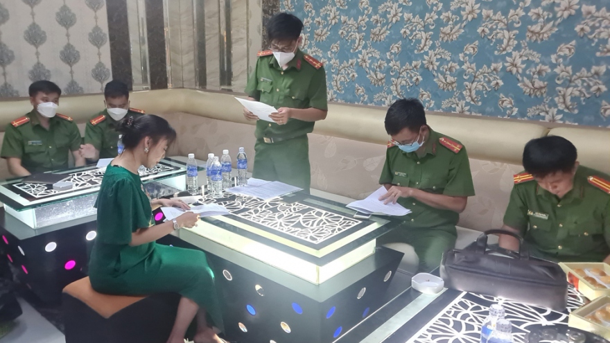 Cơ sở kinh doanh karaoke ở Bình Dương: Kiểm tra tới đâu vi phạm tới đó