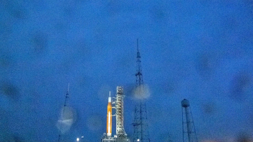 NASA tiếp tục hoãn phóng tàu vũ trụ lên Mặt trăng