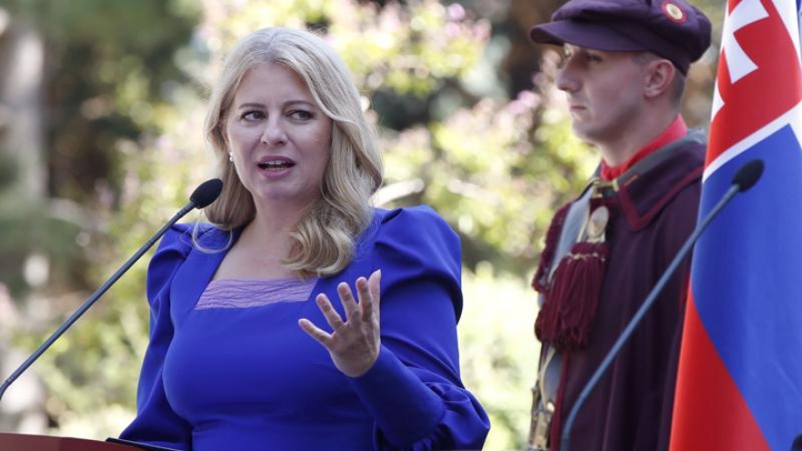 Tổng thống Slovakia bổ nhiệm các bộ trưởng mới trong chính phủ thiểu số