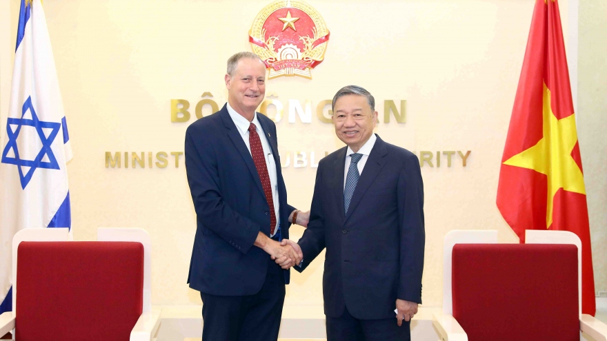 Bộ trưởng Tô Lâm tiếp Đại sứ Israel Yaron Mayer