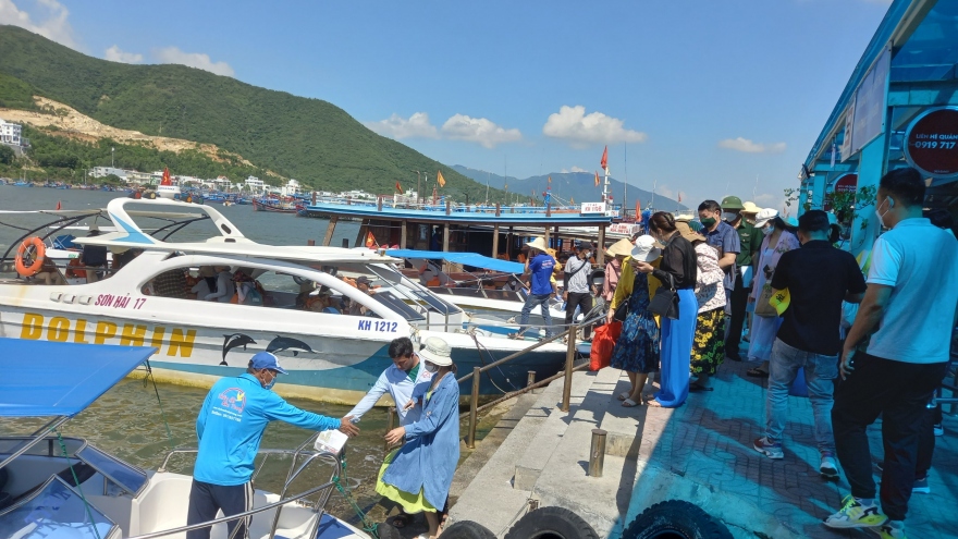 Khách du lịch đến Khánh Hòa dịp nghỉ lễ 2/9 tăng nhẹ