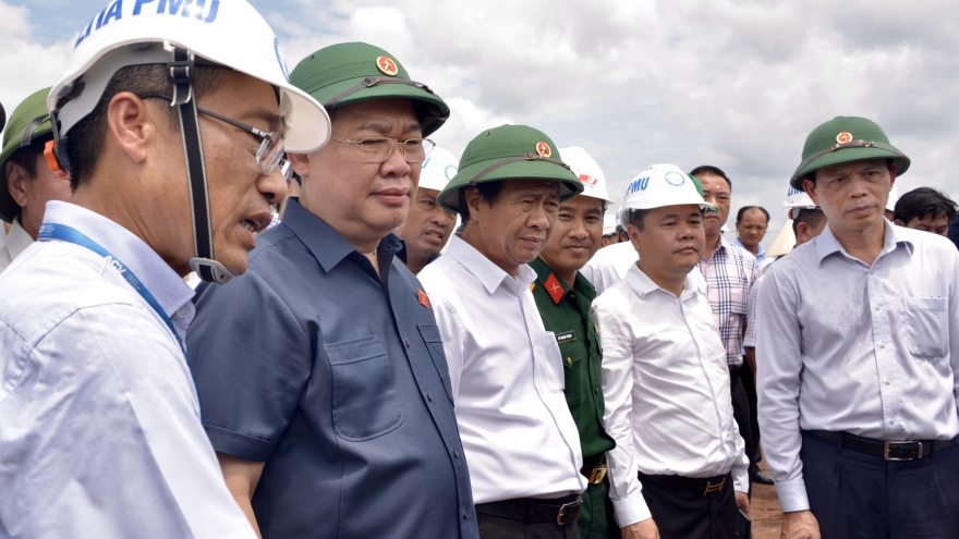 Chủ tịch Quốc hội Vương Đình Huệ giám sát đường cao tốc Bến Lức - Long Thành