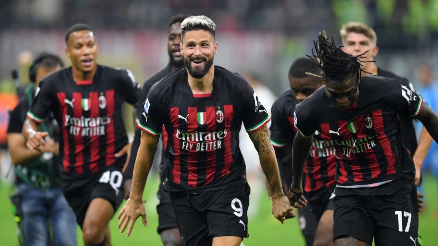 Thắng thuyết phục Juventus, AC Milan ''thổi lửa'' vào cuộc đua vô địch Serie A
