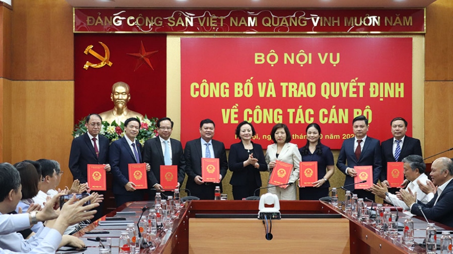 Bộ Nội vụ điều động, bổ nhiệm 8 cán bộ cấp vụ