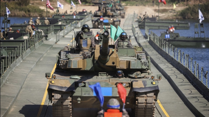 Quân đội Mỹ - Hàn tập trận vượt sông bất chấp cảnh báo của Triều Tiên