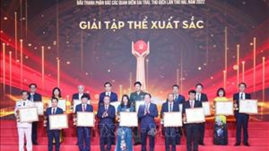 Trao giải cuộc thi viết chính luận về bảo vệ nền tảng tư tưởng của Đảng