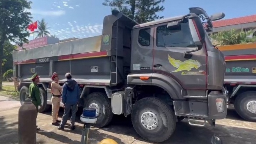 Xử phạt 3 xe ô tô tải cơi nới thùng xe