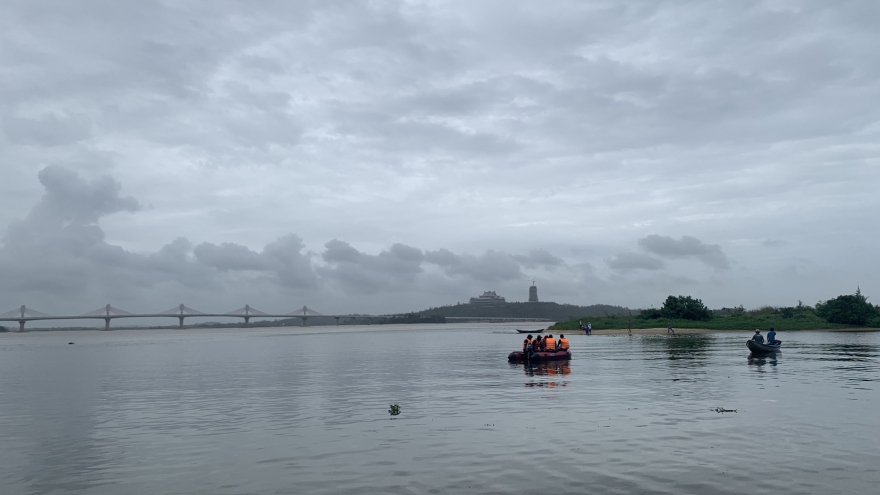 Một người đàn ông bị đuối nước khi thả lưới đánh cá