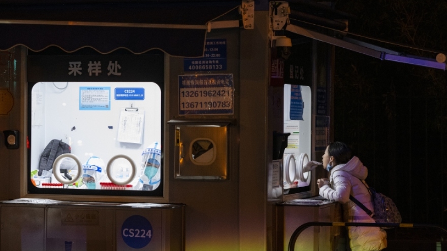 Trung Quốc ghi nhận số ca mắc Covid-19 vượt thời điểm phong tỏa Thượng Hải