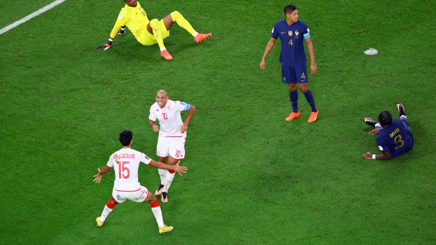 Về dự AFF Cup, Quang Hải lỡ cơ hội đối đầu sao World Cup 2022