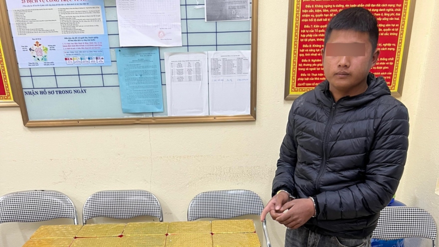 Nóng tình trạng buôn lậu pháo nổ dịp cận Tết Nguyên đán